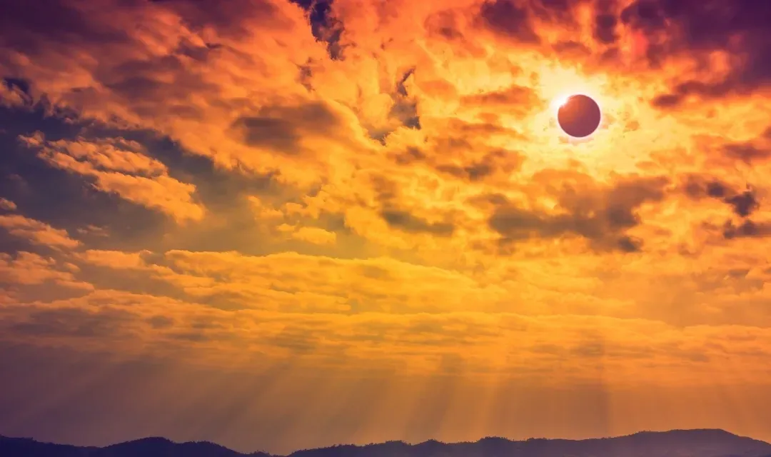 Barcelona Eclipse Cruise