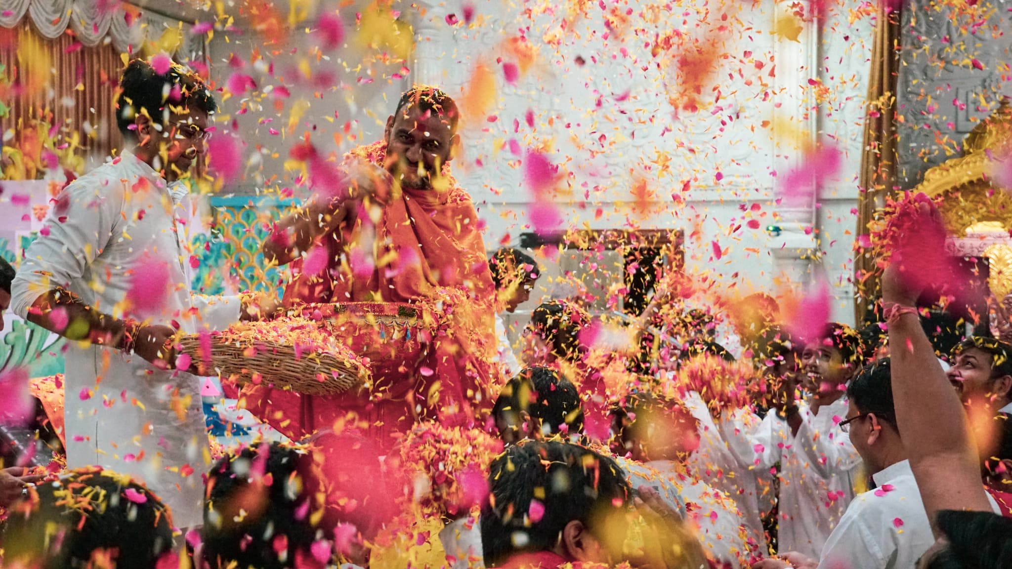 Planning to book flights to India for Holi 2024? Here is a list of the best places to celebrate Holi when flying to India