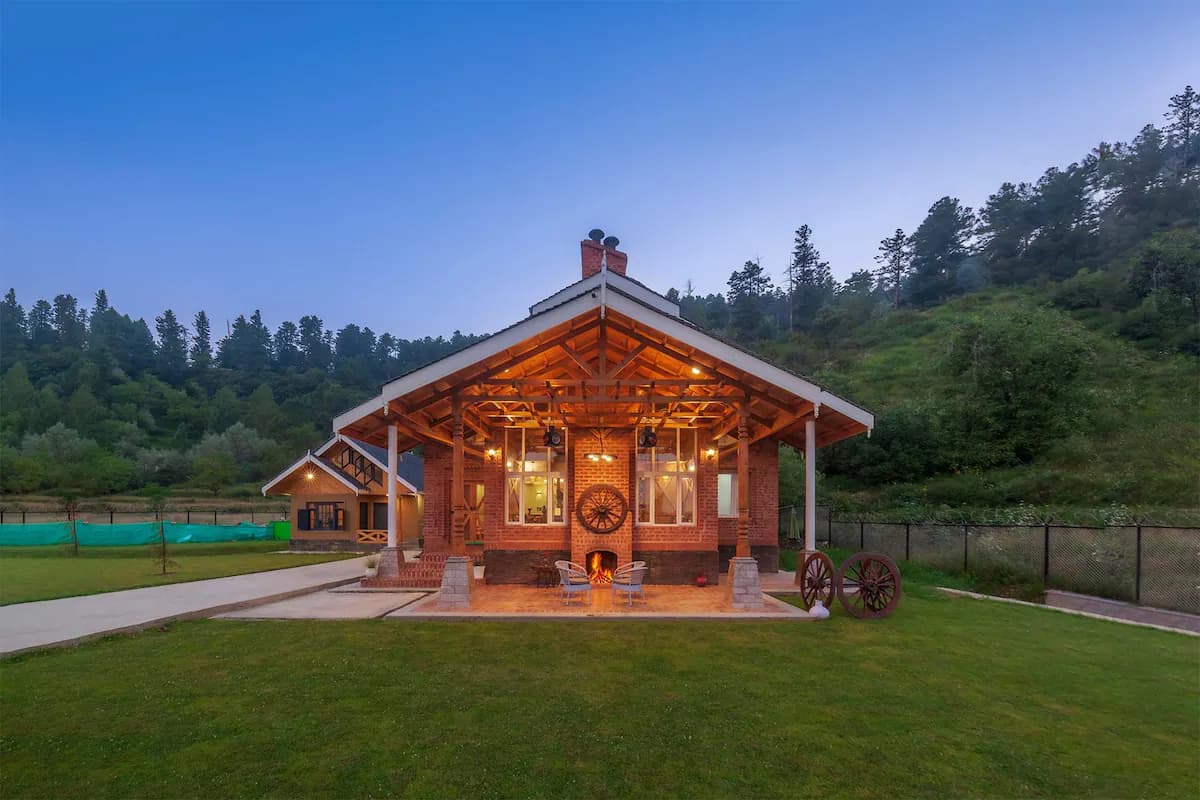 Stay under the stars and experience the magic of the outdoors, seamlessly blended with the comforts and sophistication of the indoors.